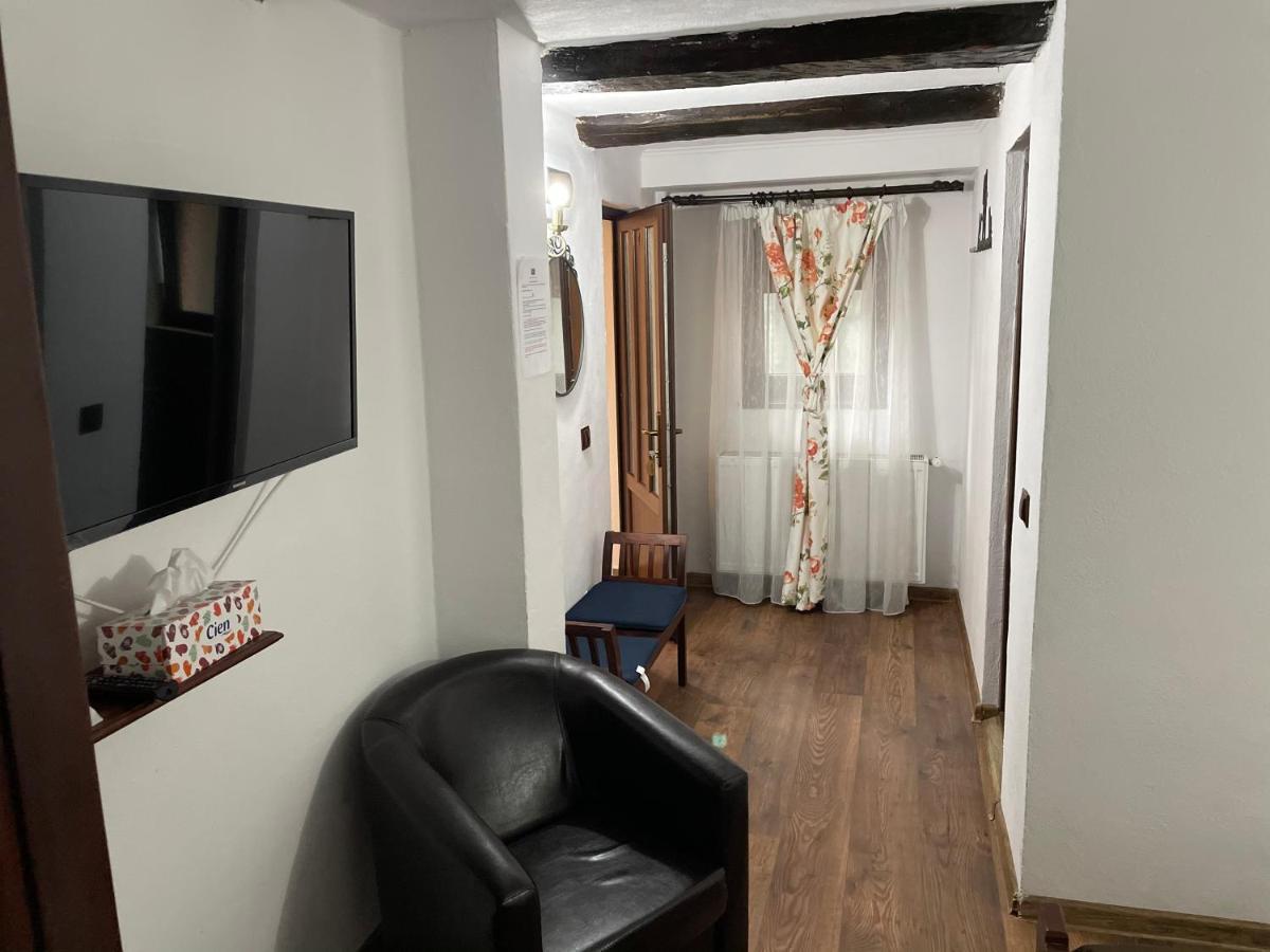 Pensiunea Casa Rica Călimăneşti Exterior foto