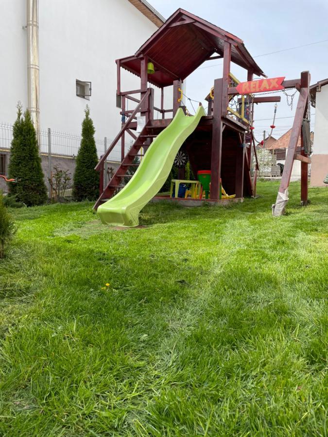 Pensiunea Casa Rica Călimăneşti Exterior foto
